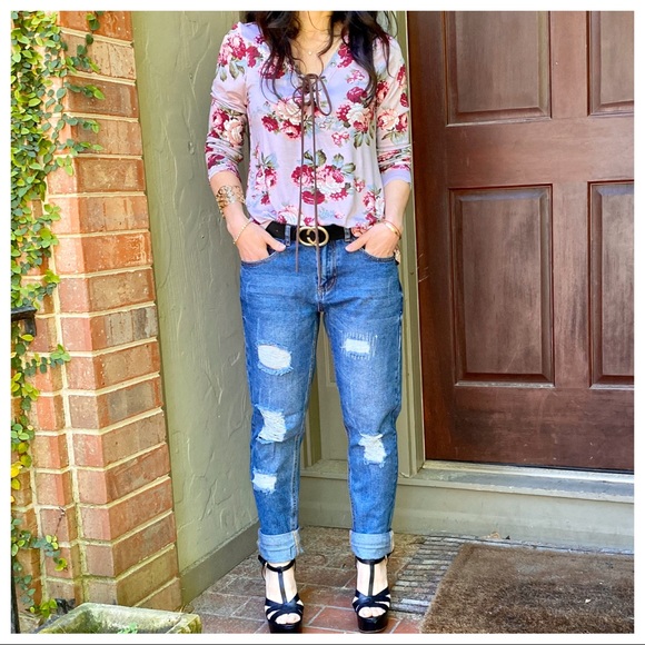 Floral lace up top - Picture 3 of 3